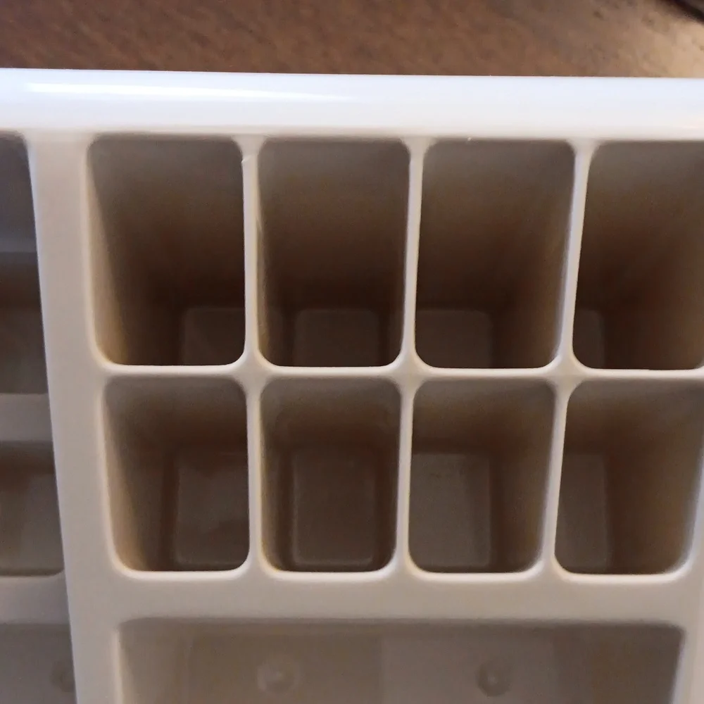 Burtch Reina Alexis Barone Cosmetic Organizer - Cream